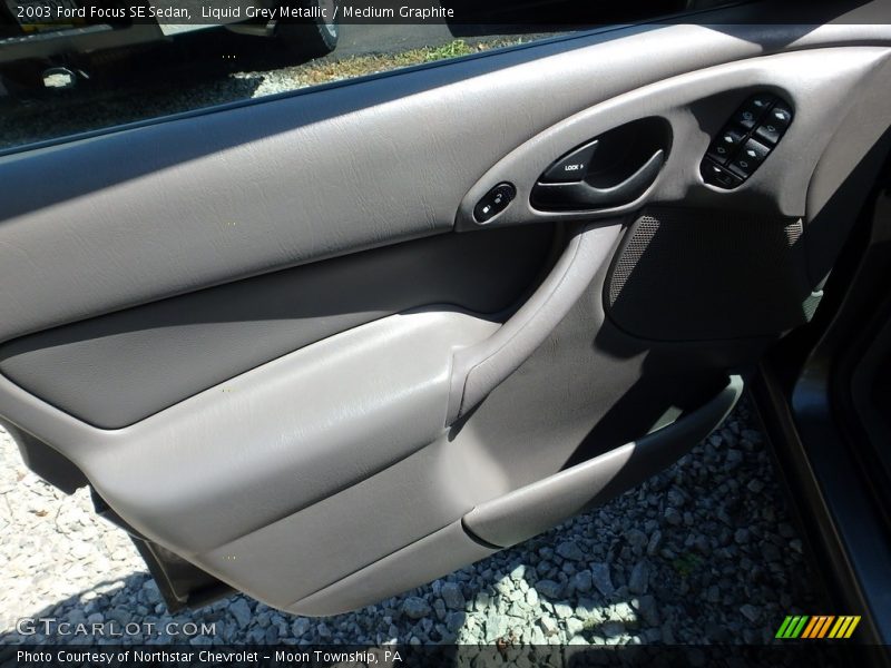 Liquid Grey Metallic / Medium Graphite 2003 Ford Focus SE Sedan