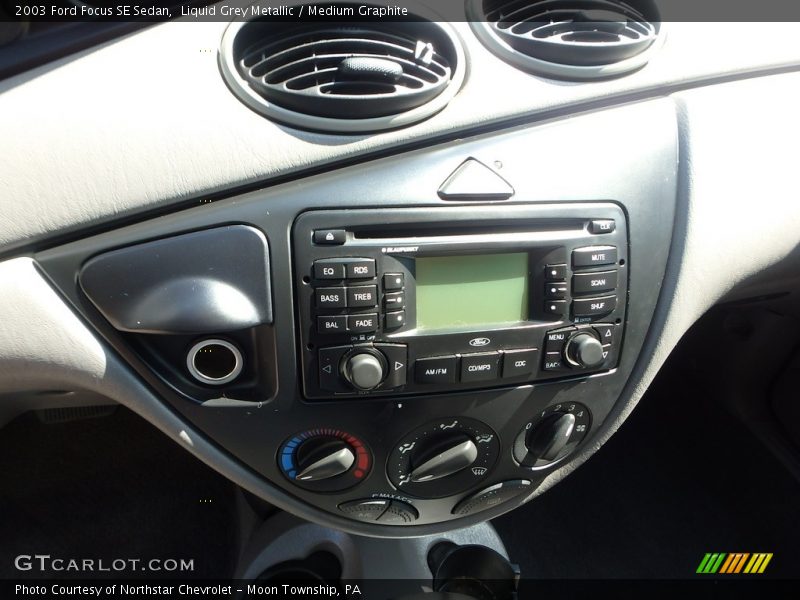 Liquid Grey Metallic / Medium Graphite 2003 Ford Focus SE Sedan