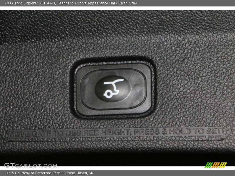 Magnetic / Sport Appearance Dark Earth Gray 2017 Ford Explorer XLT 4WD