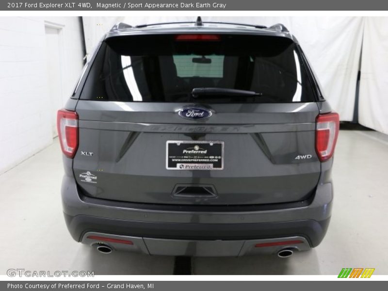 Magnetic / Sport Appearance Dark Earth Gray 2017 Ford Explorer XLT 4WD