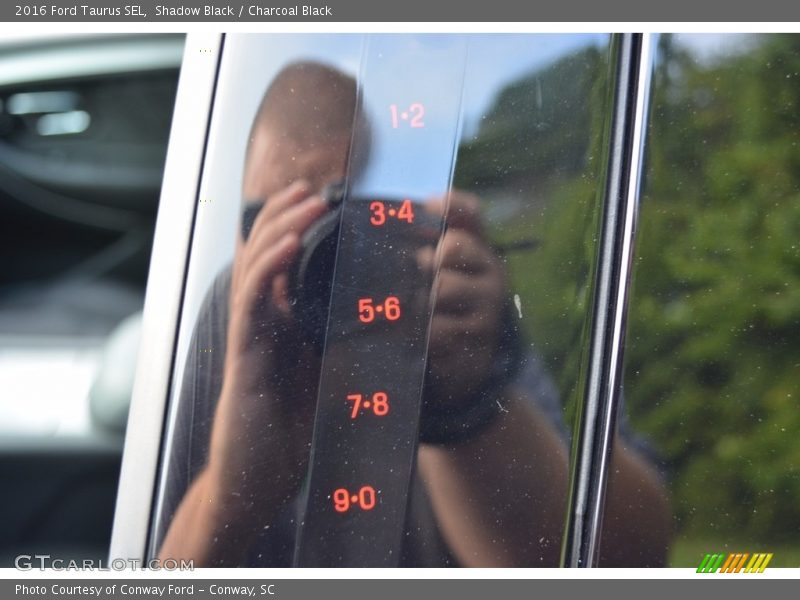 Shadow Black / Charcoal Black 2016 Ford Taurus SEL