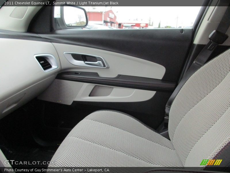 Summit White / Light Titanium/Jet Black 2011 Chevrolet Equinox LT
