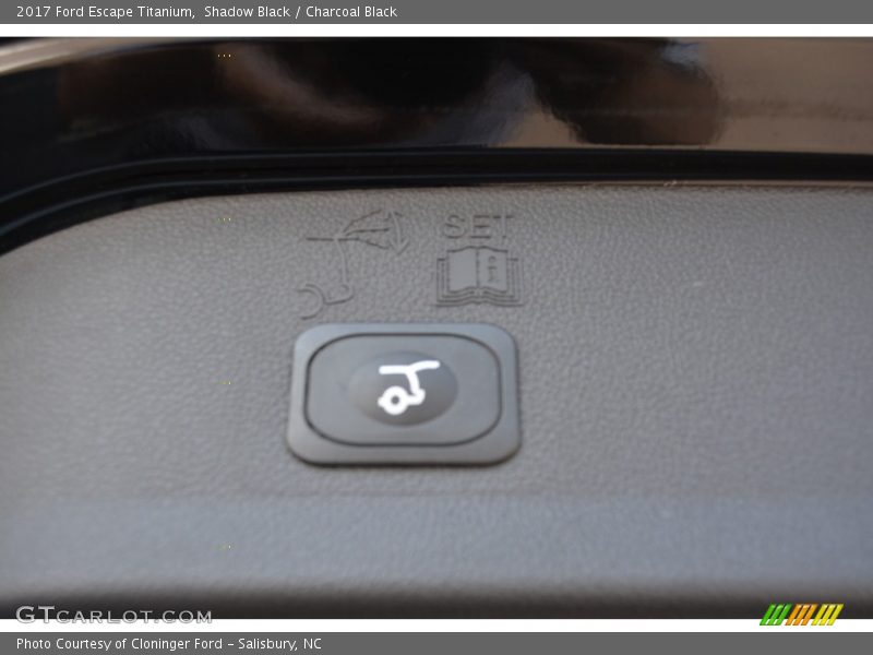 Shadow Black / Charcoal Black 2017 Ford Escape Titanium