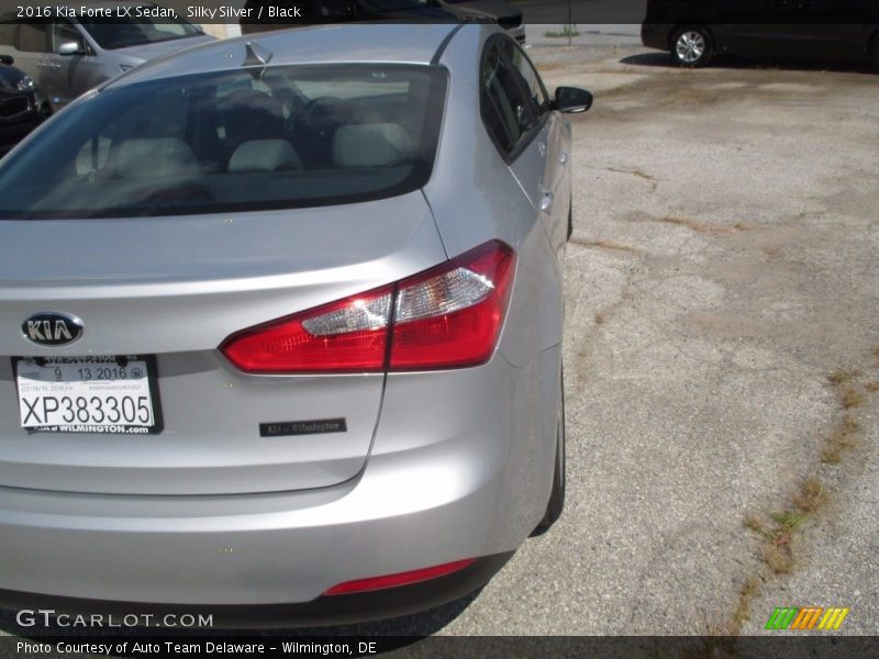 Silky Silver / Black 2016 Kia Forte LX Sedan