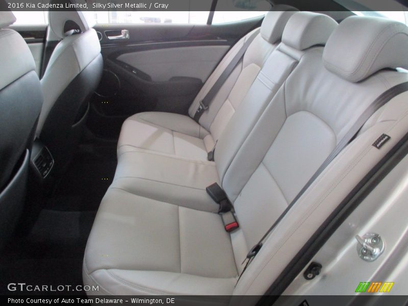 Rear Seat of 2016 Cadenza Limited