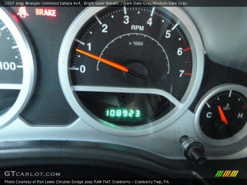 Bright Silver Metallic / Dark Slate Gray/Medium Slate Gray 2007 Jeep Wrangler Unlimited Sahara 4x4