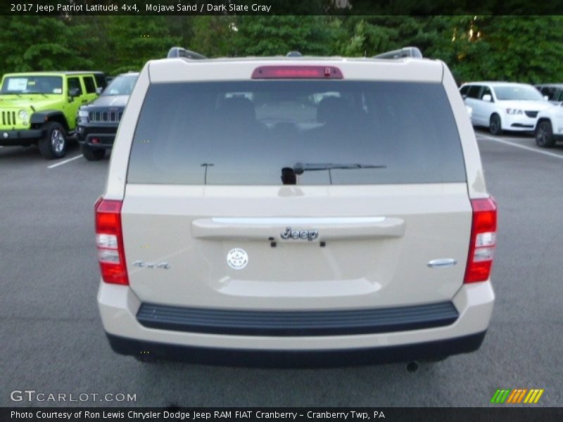 Mojave Sand / Dark Slate Gray 2017 Jeep Patriot Latitude 4x4