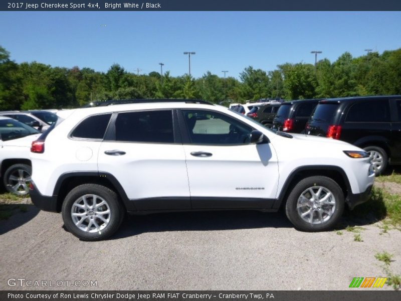 Bright White / Black 2017 Jeep Cherokee Sport 4x4