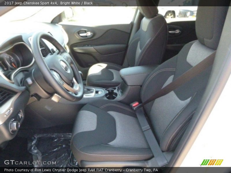 Bright White / Black 2017 Jeep Cherokee Sport 4x4