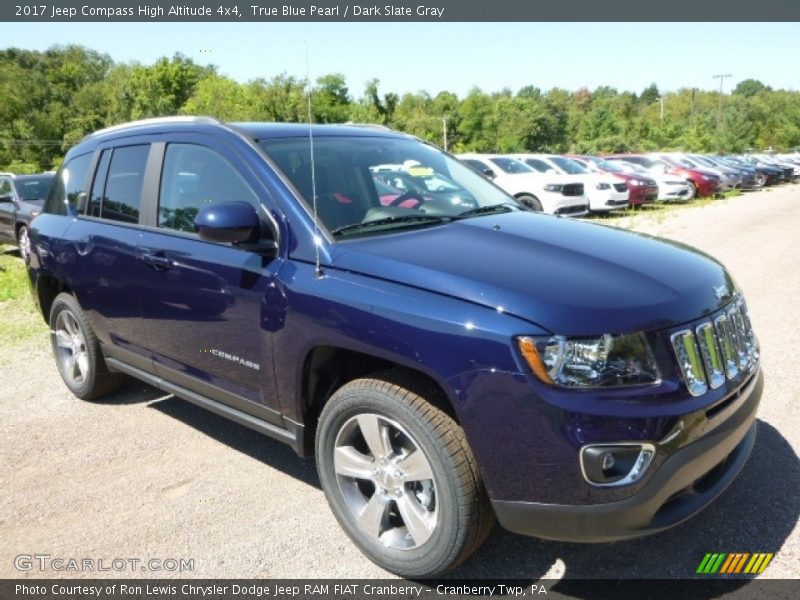 Front 3/4 View of 2017 Compass High Altitude 4x4