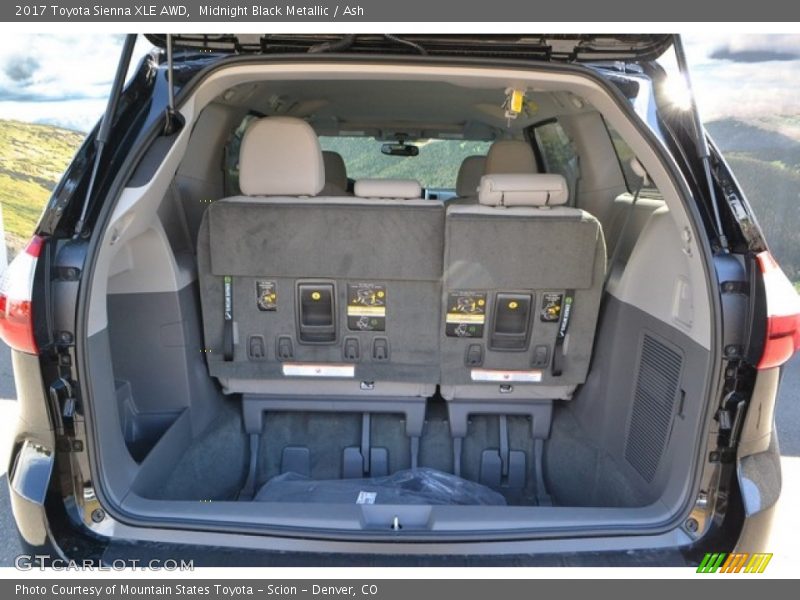  2017 Sienna XLE AWD Trunk