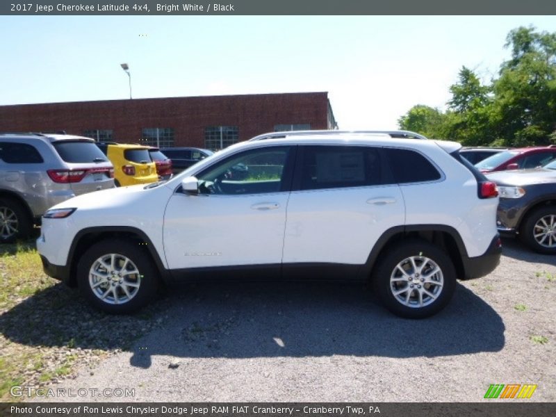 Bright White / Black 2017 Jeep Cherokee Latitude 4x4