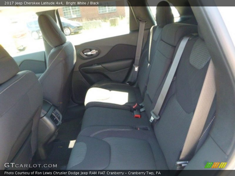 Bright White / Black 2017 Jeep Cherokee Latitude 4x4
