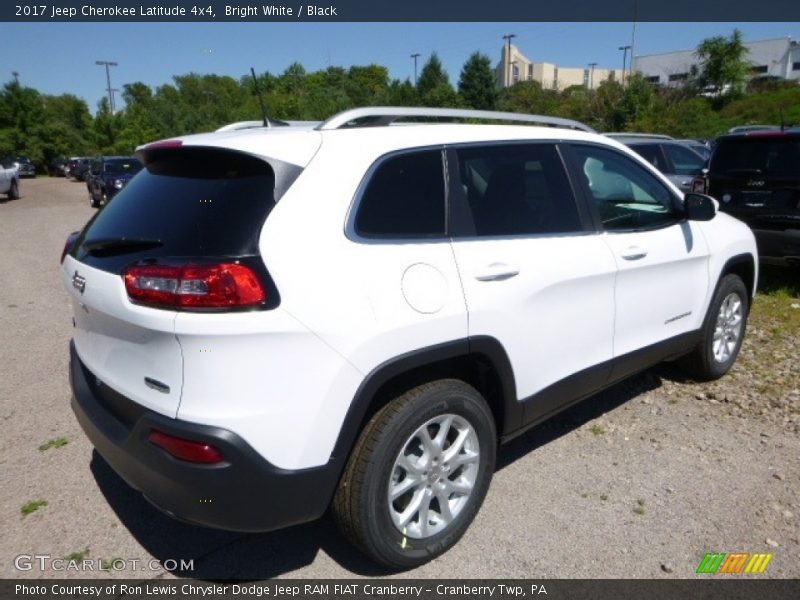 Bright White / Black 2017 Jeep Cherokee Latitude 4x4