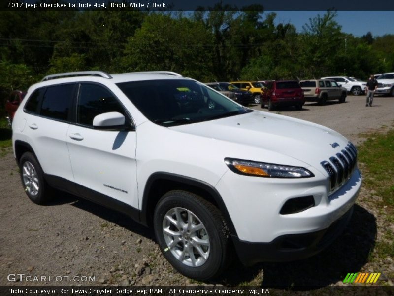 Bright White / Black 2017 Jeep Cherokee Latitude 4x4