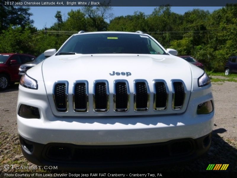 Bright White / Black 2017 Jeep Cherokee Latitude 4x4