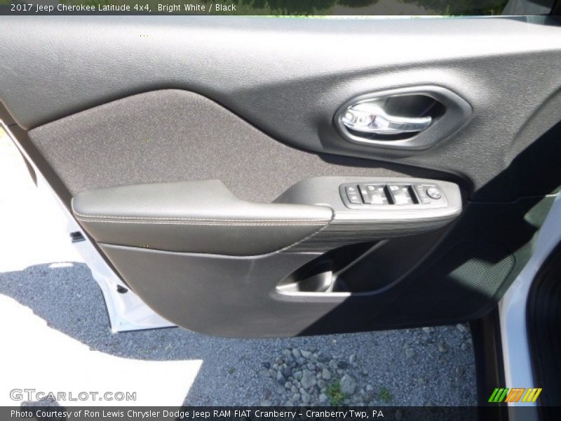 Bright White / Black 2017 Jeep Cherokee Latitude 4x4