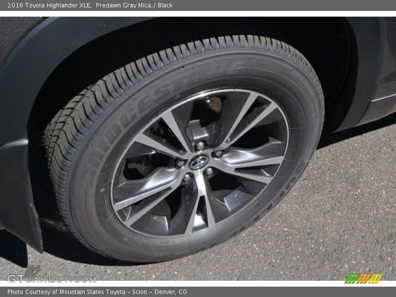 Predawn Gray Mica / Black 2016 Toyota Highlander XLE