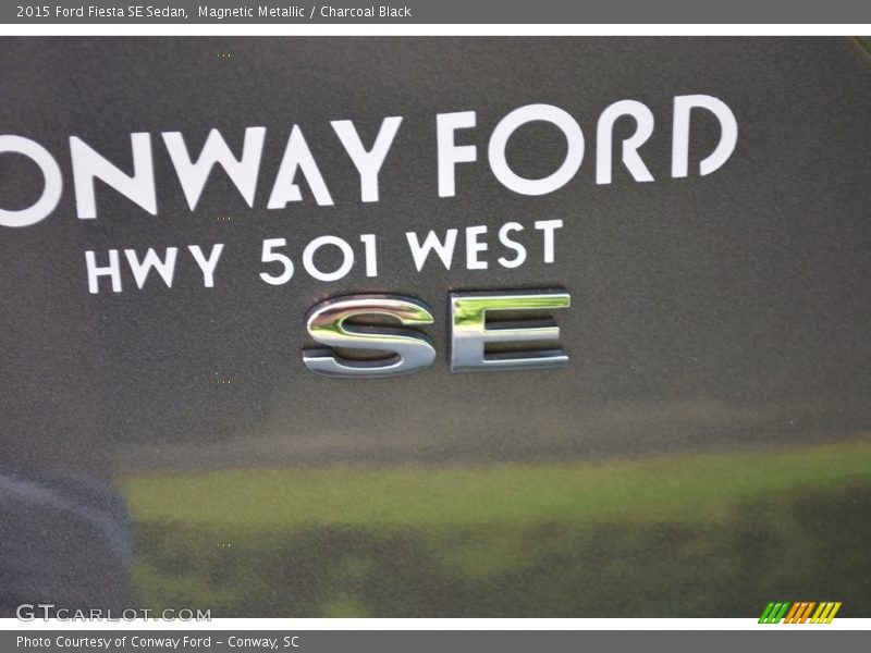 Magnetic Metallic / Charcoal Black 2015 Ford Fiesta SE Sedan
