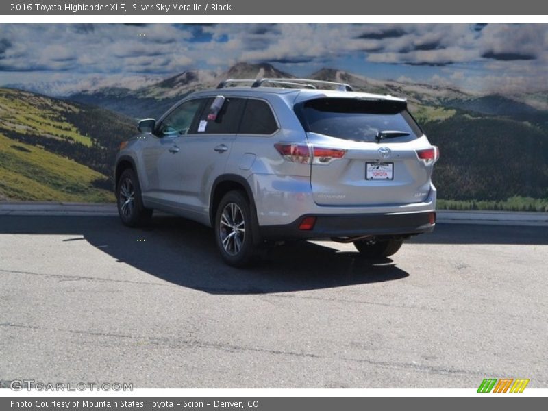 Silver Sky Metallic / Black 2016 Toyota Highlander XLE