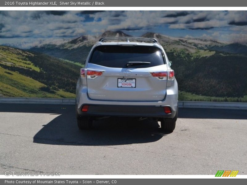 Silver Sky Metallic / Black 2016 Toyota Highlander XLE