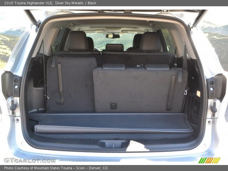 Silver Sky Metallic / Black 2016 Toyota Highlander XLE