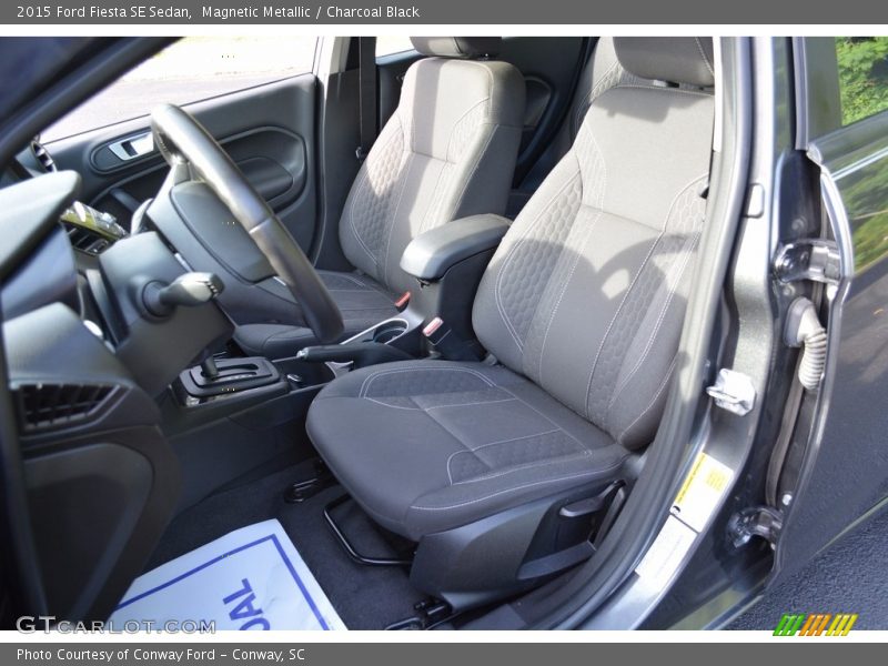 Magnetic Metallic / Charcoal Black 2015 Ford Fiesta SE Sedan