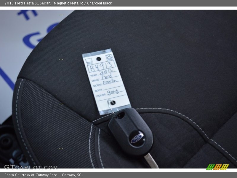 Magnetic Metallic / Charcoal Black 2015 Ford Fiesta SE Sedan