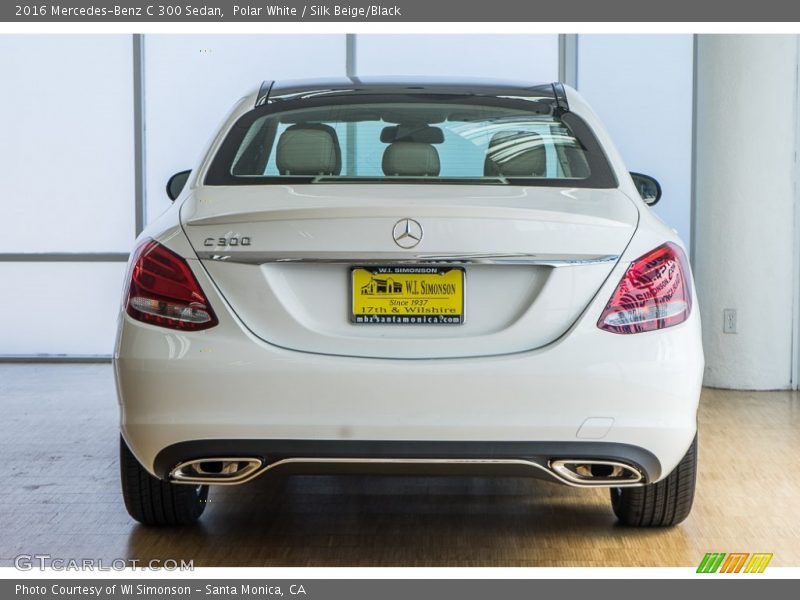 Polar White / Silk Beige/Black 2016 Mercedes-Benz C 300 Sedan