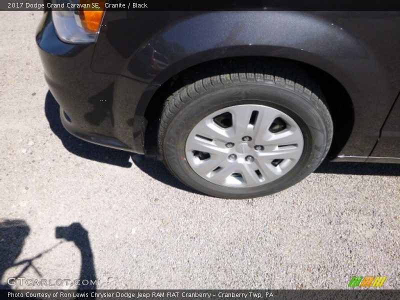 Granite / Black 2017 Dodge Grand Caravan SE