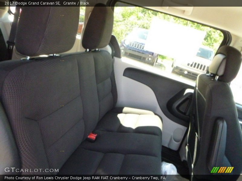 Granite / Black 2017 Dodge Grand Caravan SE