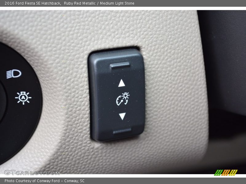 Ruby Red Metallic / Medium Light Stone 2016 Ford Fiesta SE Hatchback