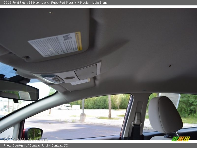 Ruby Red Metallic / Medium Light Stone 2016 Ford Fiesta SE Hatchback