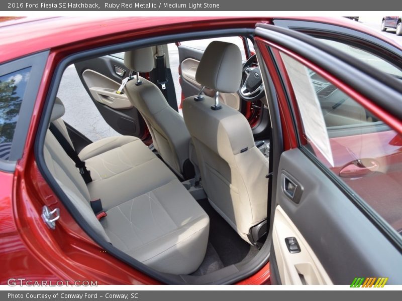 Ruby Red Metallic / Medium Light Stone 2016 Ford Fiesta SE Hatchback