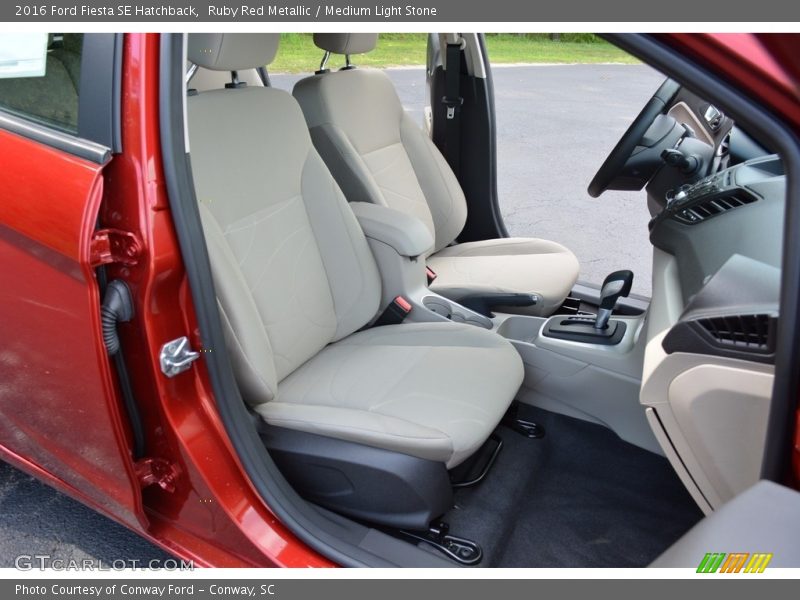 Ruby Red Metallic / Medium Light Stone 2016 Ford Fiesta SE Hatchback