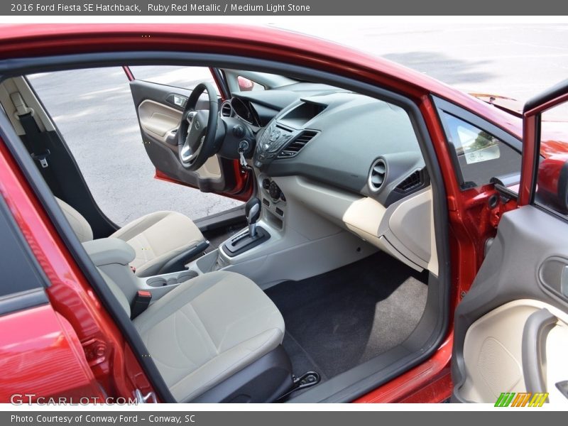 Ruby Red Metallic / Medium Light Stone 2016 Ford Fiesta SE Hatchback