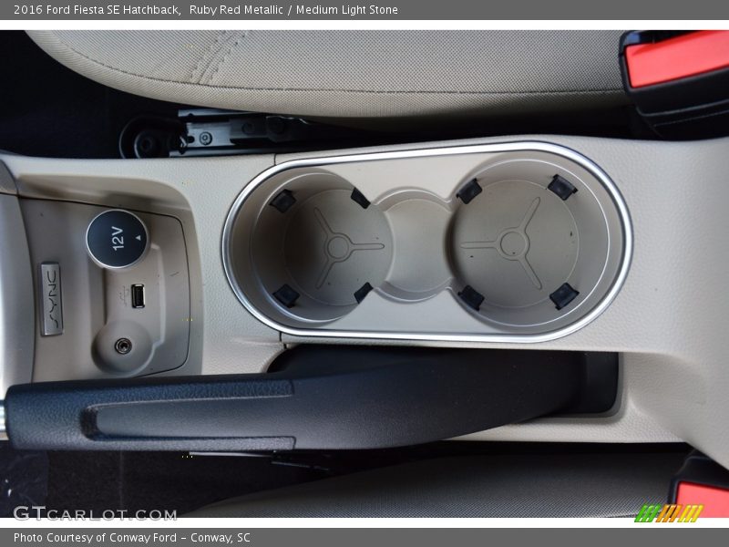 Ruby Red Metallic / Medium Light Stone 2016 Ford Fiesta SE Hatchback