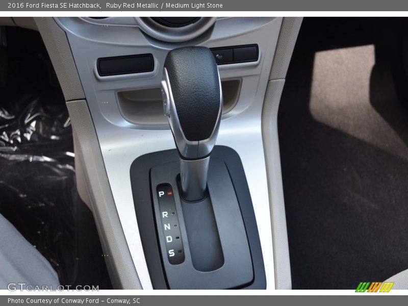 Ruby Red Metallic / Medium Light Stone 2016 Ford Fiesta SE Hatchback