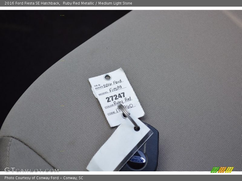 Ruby Red Metallic / Medium Light Stone 2016 Ford Fiesta SE Hatchback