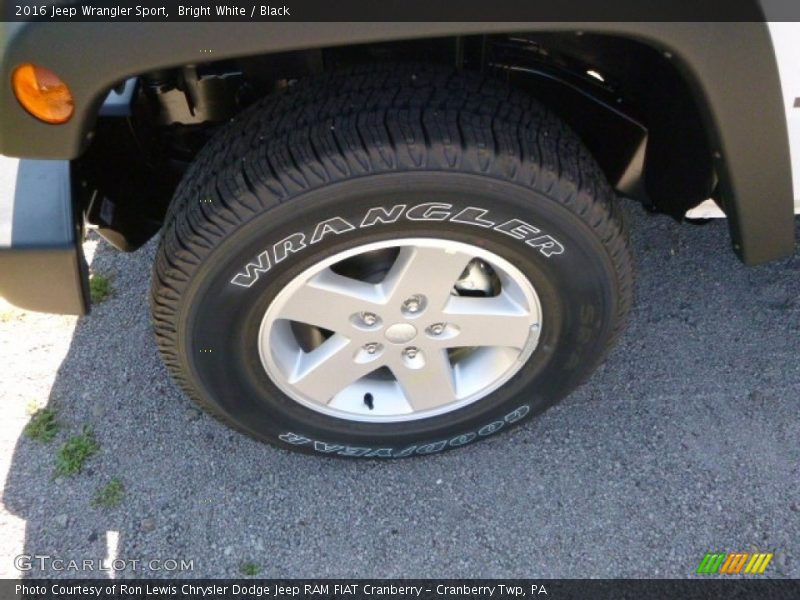 Bright White / Black 2016 Jeep Wrangler Sport