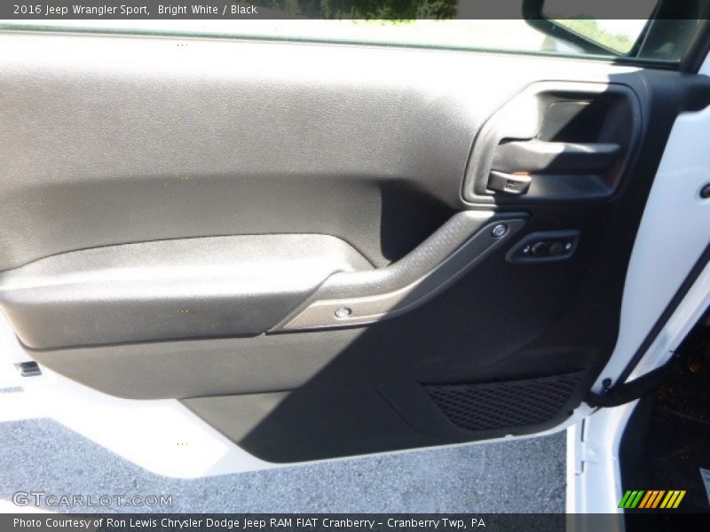 Bright White / Black 2016 Jeep Wrangler Sport