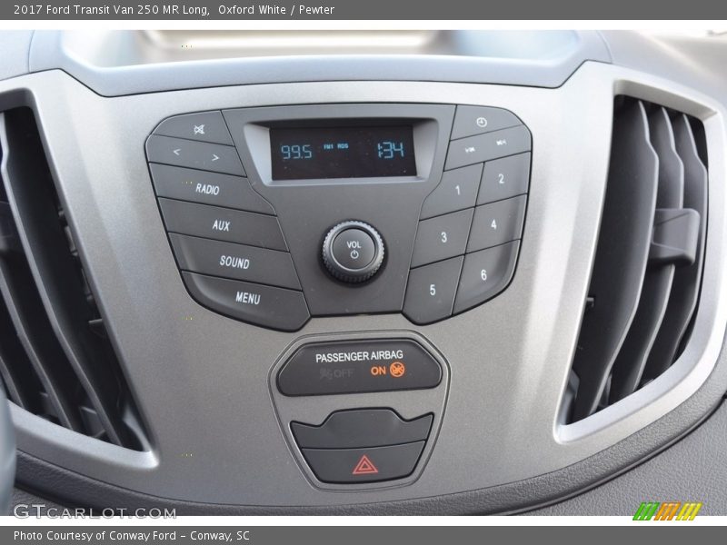Controls of 2017 Transit Van 250 MR Long