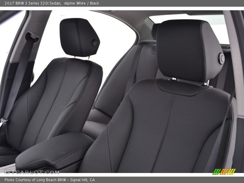 Alpine White / Black 2017 BMW 3 Series 320i Sedan