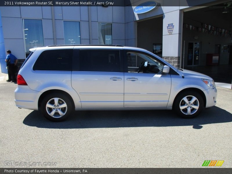 Mercury Silver Metallic / Aero Gray 2011 Volkswagen Routan SE