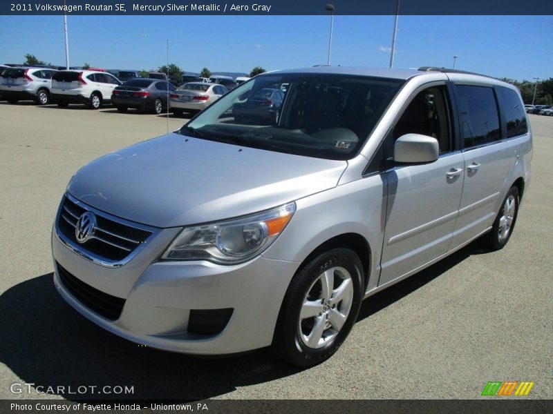 Mercury Silver Metallic / Aero Gray 2011 Volkswagen Routan SE