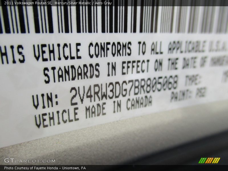 Mercury Silver Metallic / Aero Gray 2011 Volkswagen Routan SE