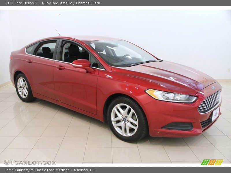 Ruby Red Metallic / Charcoal Black 2013 Ford Fusion SE