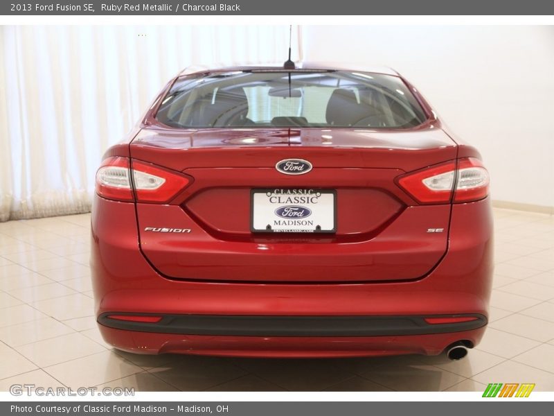 Ruby Red Metallic / Charcoal Black 2013 Ford Fusion SE