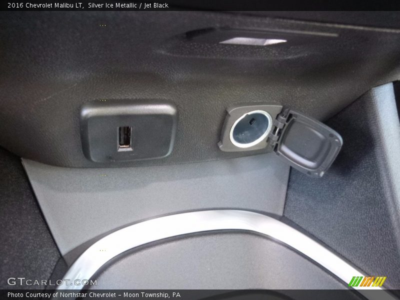 Silver Ice Metallic / Jet Black 2016 Chevrolet Malibu LT