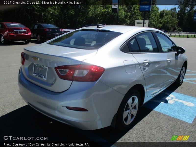 Silver Ice Metallic / Jet Black 2017 Chevrolet Cruze LS